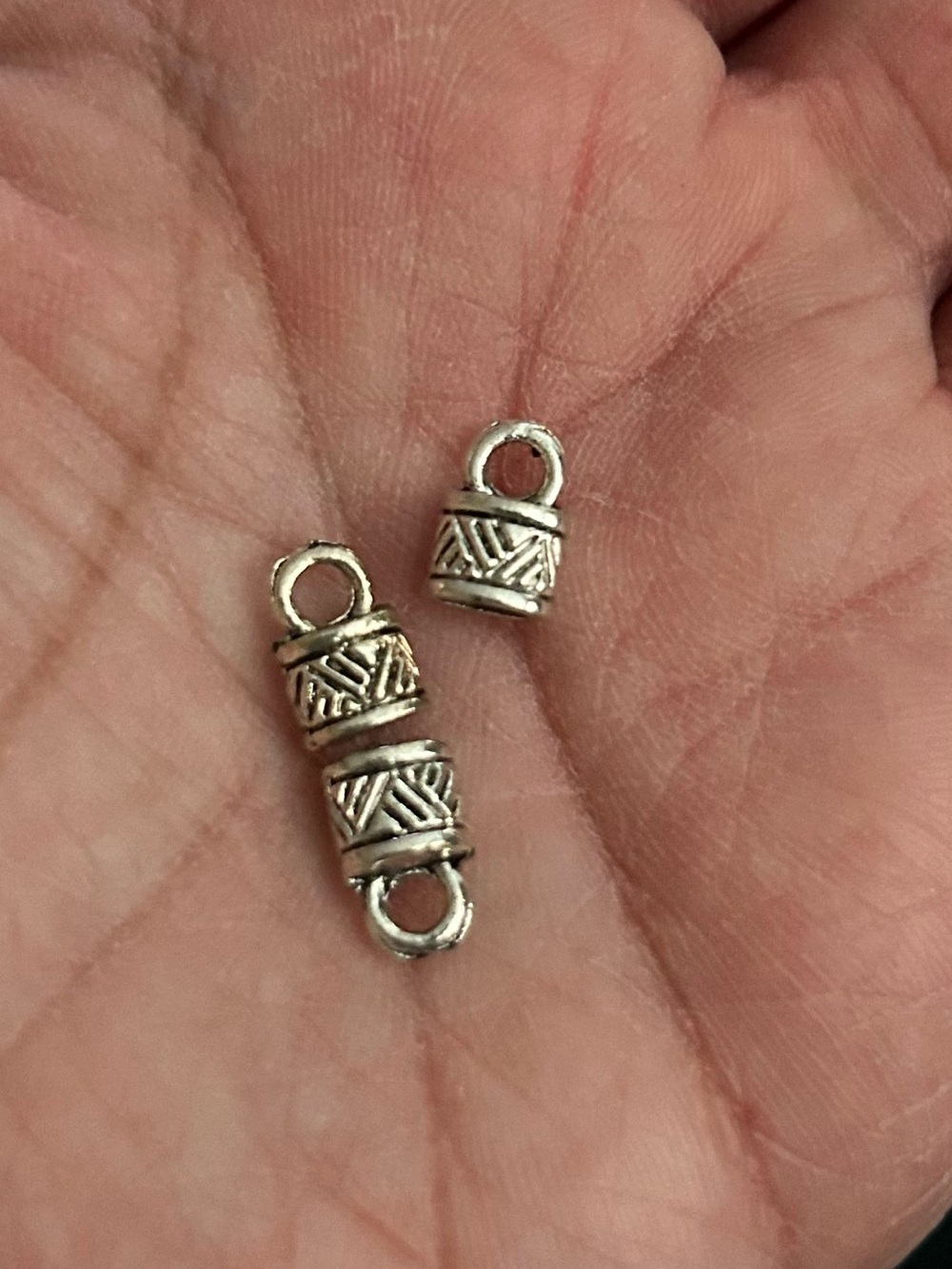 Oblong End Caps, Antique Silver Lock Shape Multiple Strand Cap 20 Pieces Lot